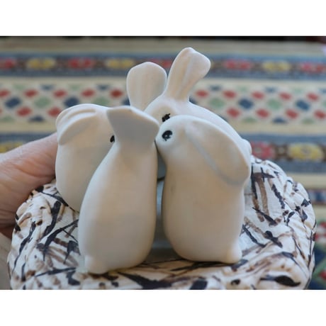Heljä Liukko-Sundström  Figure Bunnies in the nest
