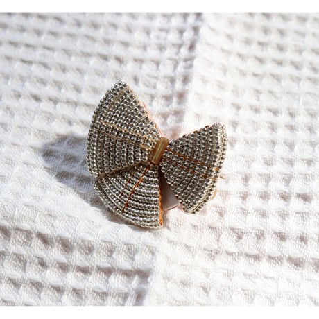 tamas sony  brooch silver
