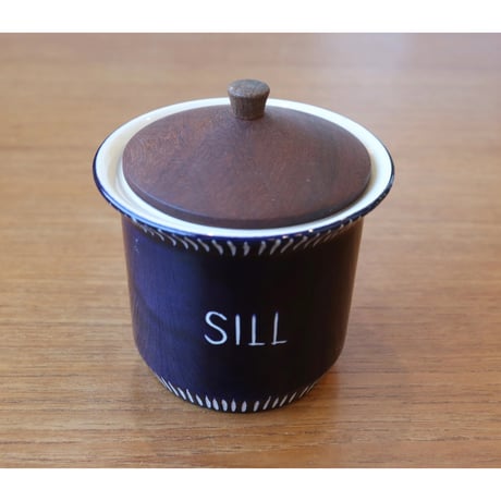 JIE Gantofta 'sill' pot with teak lid