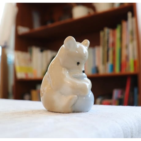 Riga Porcelain bear with honey pot
