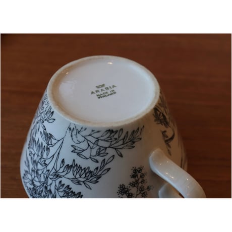 Arabia Kaj Franck 'timjami'  tea c/s