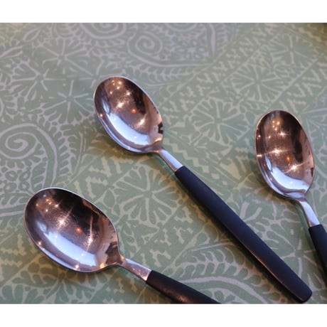 Sigurd Persson  ’Servus Svart’ cutlery