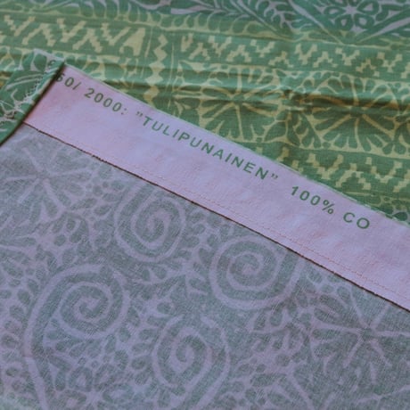 Marimikko 'Tulipunainen' textile green 51cm x 137cm