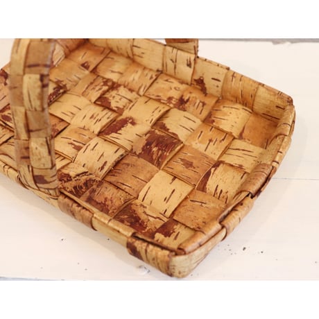 Vintage birch one handle basket