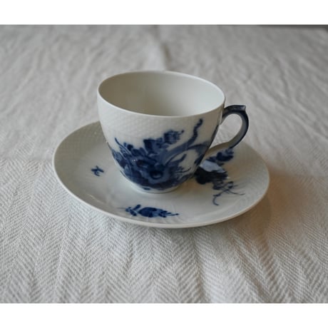 Royal Copenhagen blue flower coffee c/s (curved)