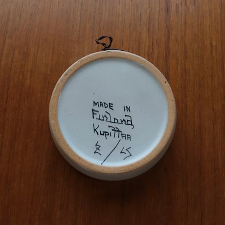 Kupittaan Savi wall plate by Laila Zink