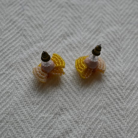 tamas sony yellow  pierce