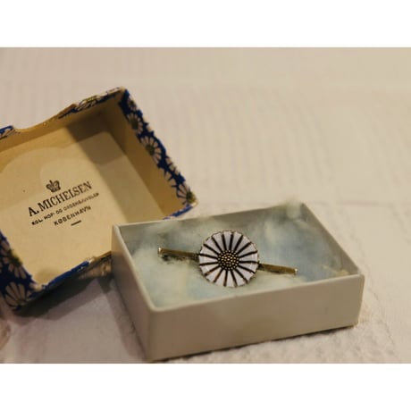 A.Michelsen daisy brooch (with original box)