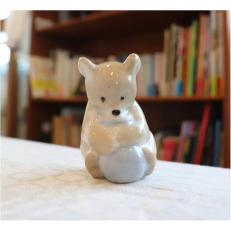 Riga Porcelain bear with honey pot