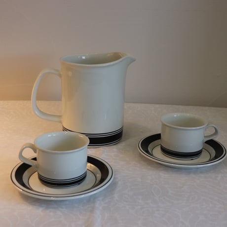 Arabia Faenza pitcher