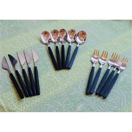 Sigurd Persson  ’Servus Svart’ cutlery