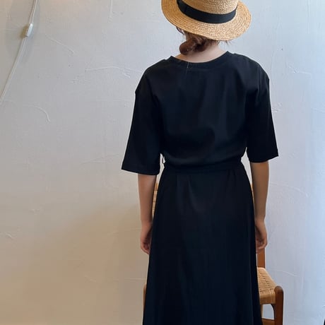 HAU plain one-piece  'steteko'