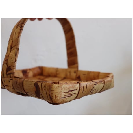 Vintage birch one handle basket