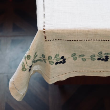 Sweden blueberry embroidery tablecloth
