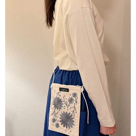 raha flower embroidery sacoche