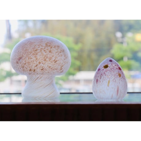 Kosta Boda glass objet mushroom