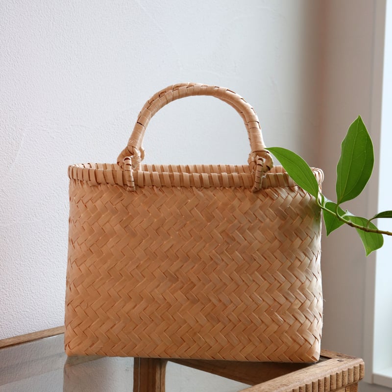 イタヤ細工 手提げかご 中 | plum イタヤ細工 手提げかご 中 | plum
