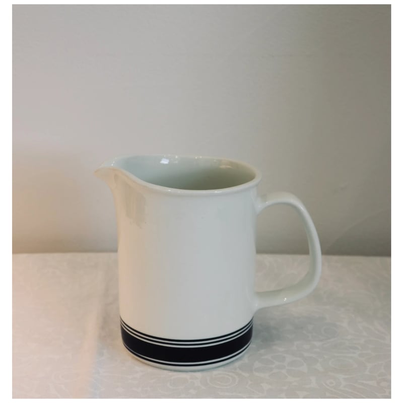 Arabia Faenza pitcher | plum
