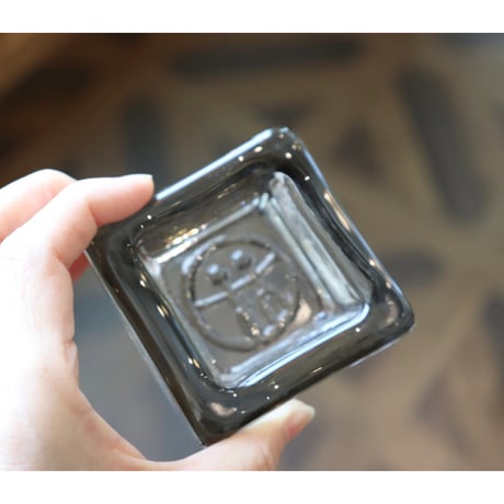 Reijmyre　Light grey glass square bowl