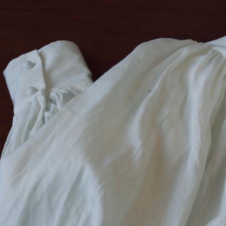 Hau  blouse  'plume'