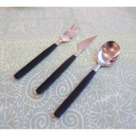 Sigurd Persson  ’Servus Svart’ cutlery