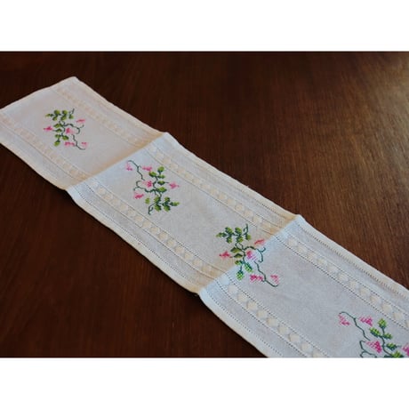 Sweden linnea embroidery table runner