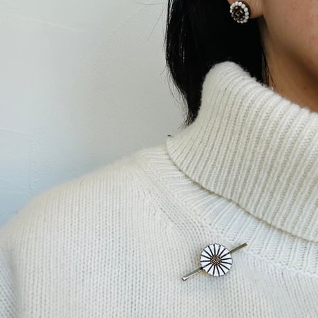 A.Michelsen daisy brooch (with original box)