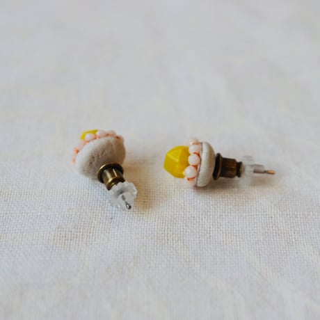 Met pierce / earrings