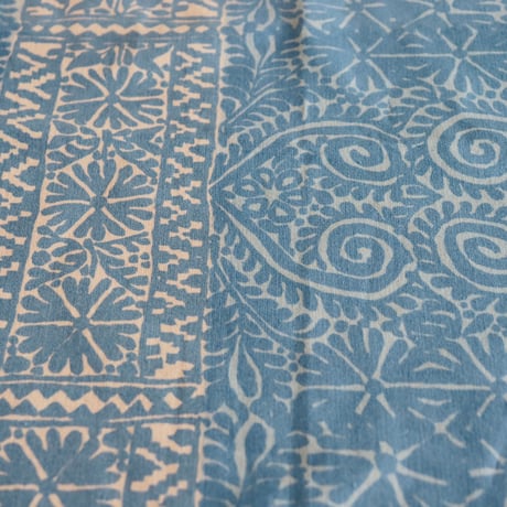 Marimikko 'tulipunainen' textile blue42x136