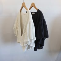 miho umezawa  linen cache-coeur blouse