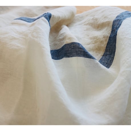 Tenjin linen tablecloth 'bicolor with center stripe'