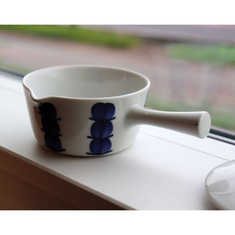 Lyngby porcelain saucepan with a lid