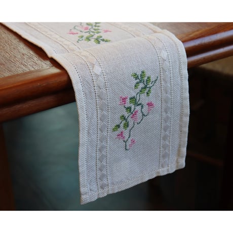 Sweden linnea embroidery table runner