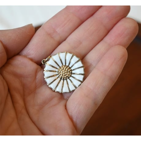 Georg Jensen daisy pendant