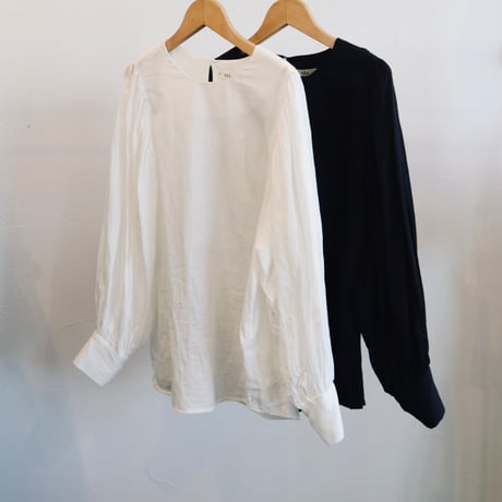 Hau  blouse  'plume'