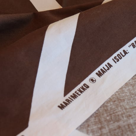 Marimikko 'Basso' 1975 vintage textile (brown)