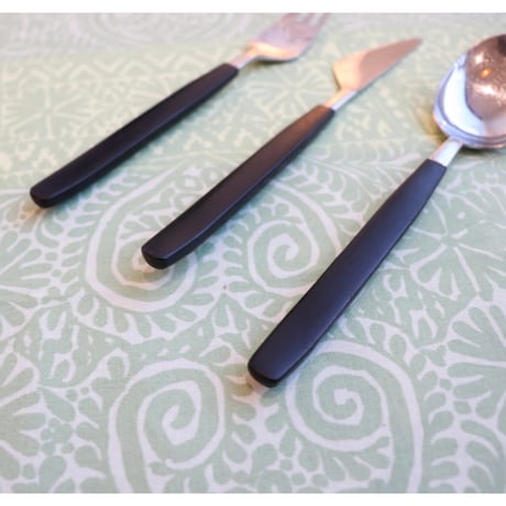 Sigurd Persson  ’Servus Svart’ cutlery