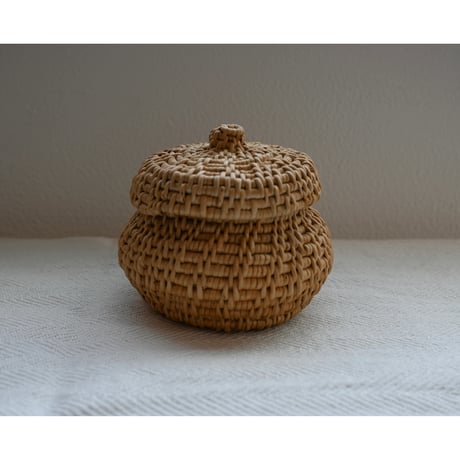 vintage saami rot slojd basket  with lid