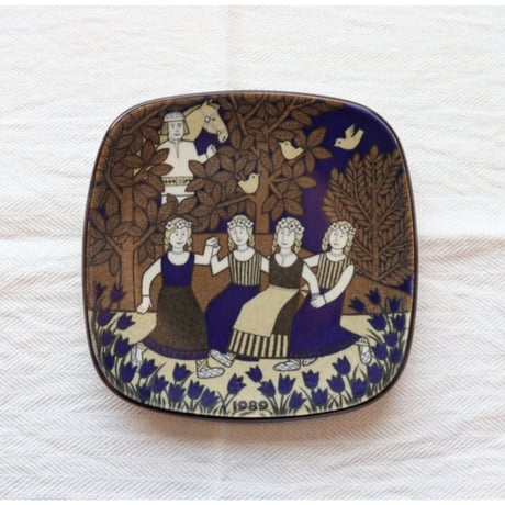 arabia kalevala 1989 annual  wall plate