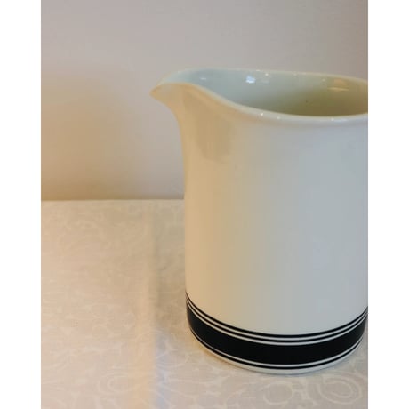 Arabia Faenza pitcher