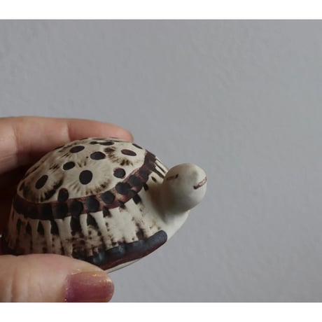 Lisa Larson tuttle figurine