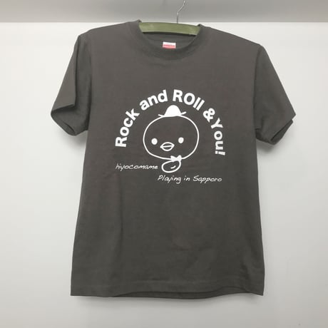 Rock and Roll & You!／ひよこまめTシャツ（まめチャコール）