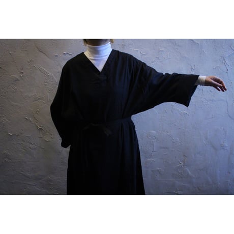 【Re Stock】綾織絹麻ワンピース 黒 / MITTAN