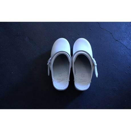 ingrid white box / dansko