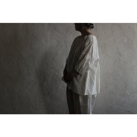 WRINKLE STRING BLOUSE / ROBE de PEAU