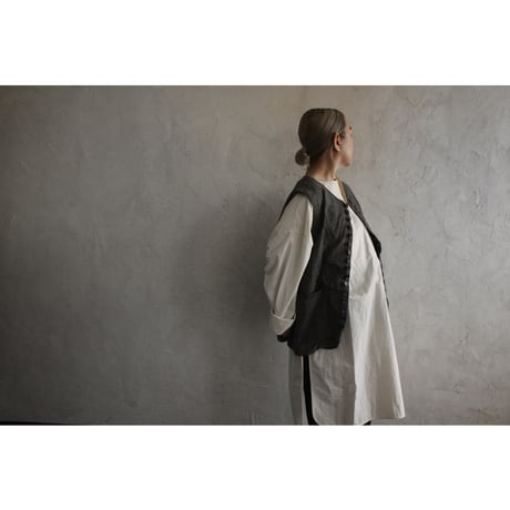 Button Design Crew Neck Vest / 〼〼:masumasu