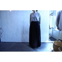 綾織絹麻巻きスカート 黒 / MITTAN