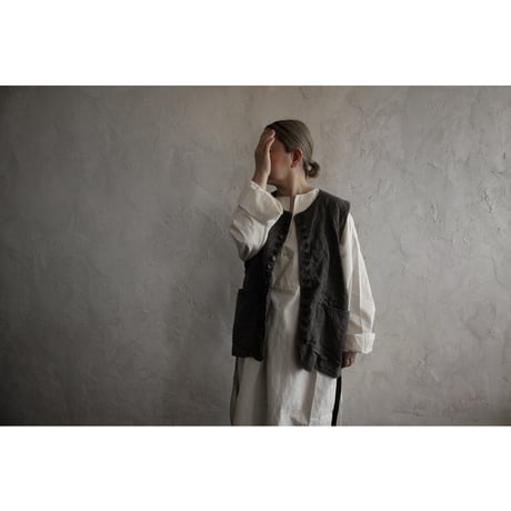Button Design Crew Neck Vest / 〼〼:masumasu