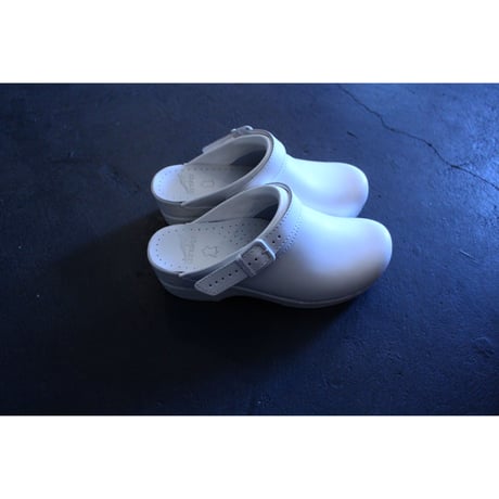 ingrid white box / dansko