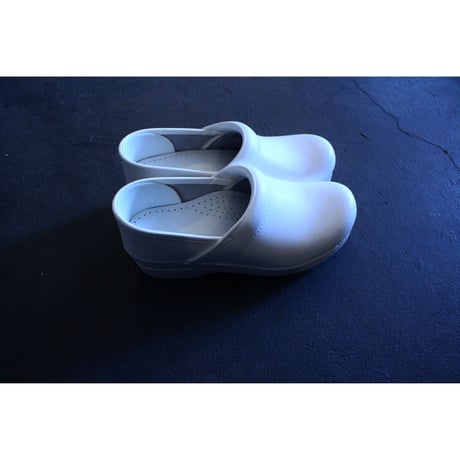 professional white box / dansko